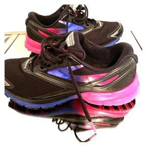 Brooks Launch 4